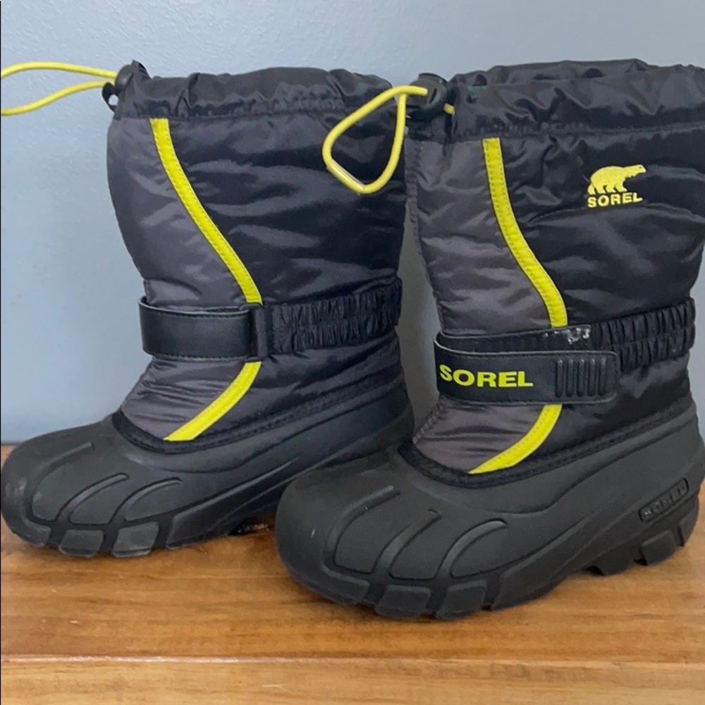 Boys Sorel snow boots